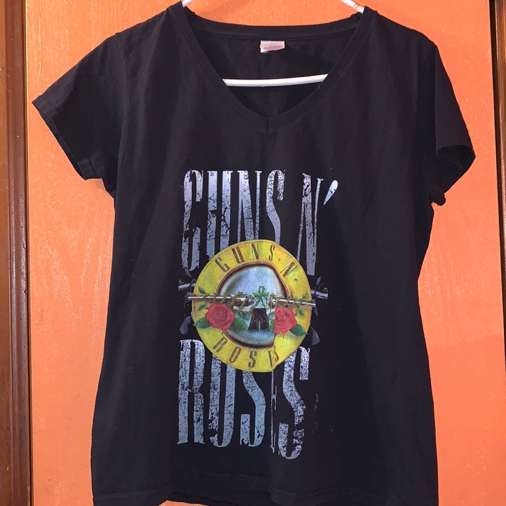 *4 items for $25* GUNS N ROSES* Black T Shirt size lady Medium